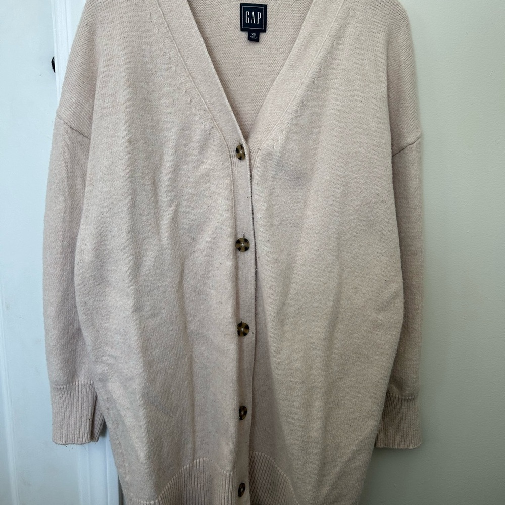 GAP Women's Soft Beige Cardigan Sweater
